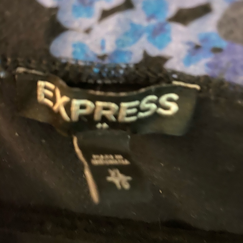 Express outfit - Picture 2 of 4